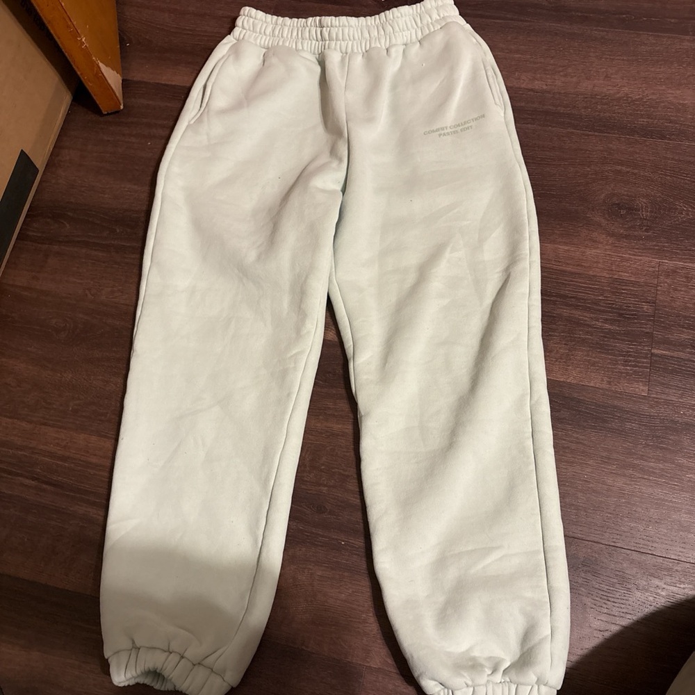Comfrt Pastel Sweatpants